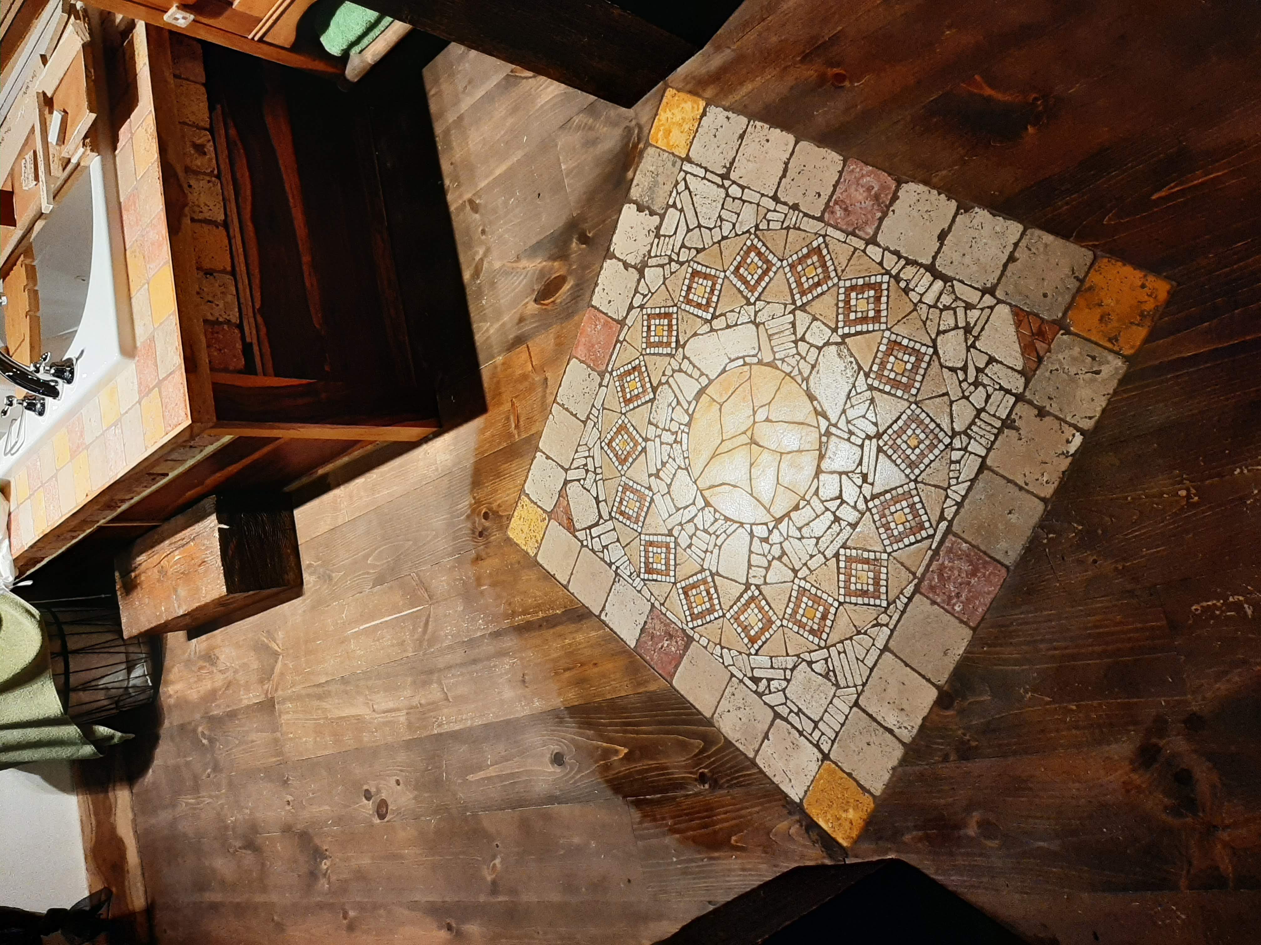 Incrustation mosaïque décorative au sol – Carrelage JAD