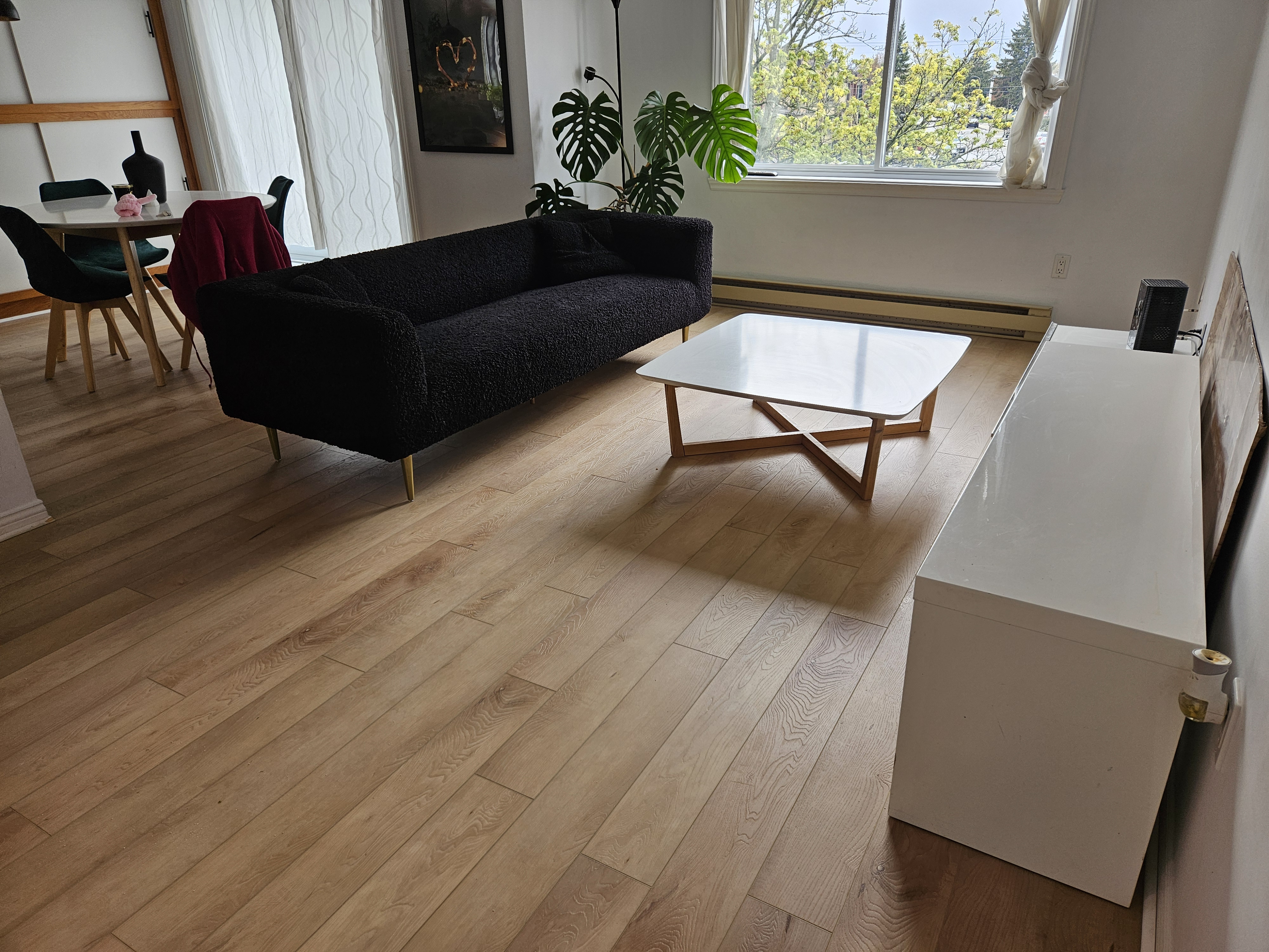 SALON - Salon — flottant effet chêne naturel - Carrelage JAD project