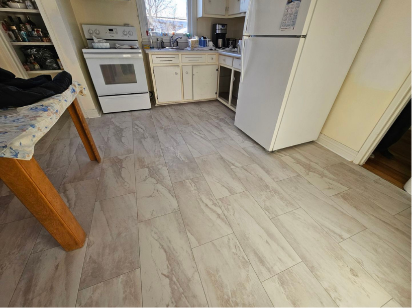 SALON - Cuisine — vinyle effet pierre (format allongé) - Carrelage JAD project